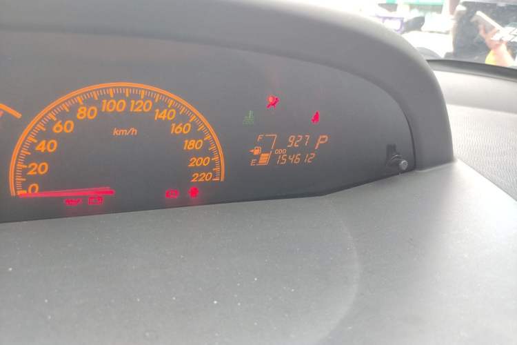 Used Toyota Yaris 2011 1.6G Automatic Xuan Dong Edition Odometer Close Up