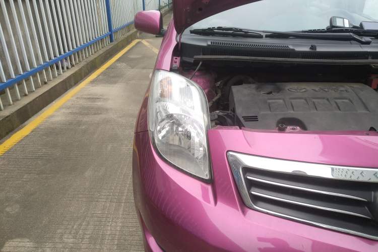 Used Toyota Yaris 2011 1.6E Automatic Charm Edition Right Front Headlight