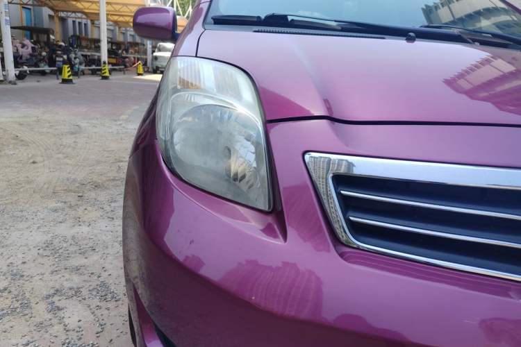Used Toyota Yaris 2011 1.6E Automatic Charm Edition Right Front Headlight