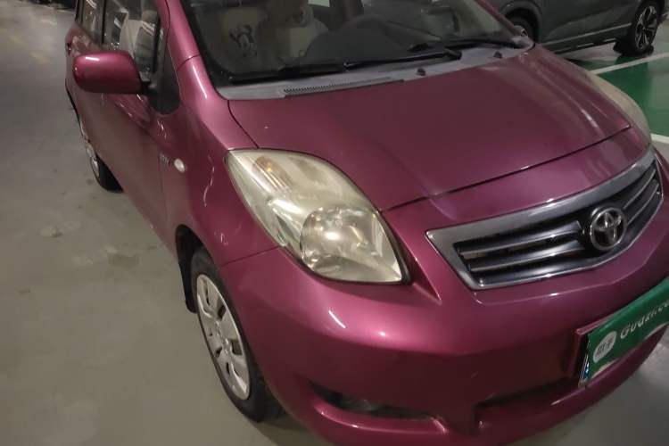 Used Toyota Yaris 2011 1.6E Automatic Charm Edition Right Front Headlight