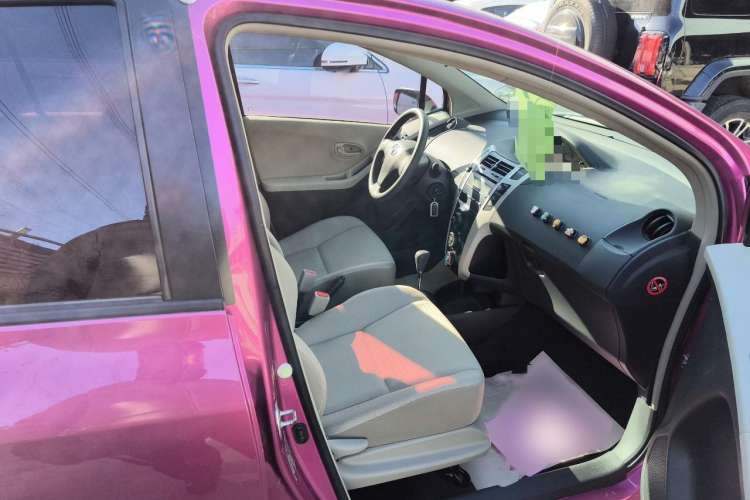 Used Toyota Yaris 2011 1.6E Automatic Charm Edition Right Front Seat