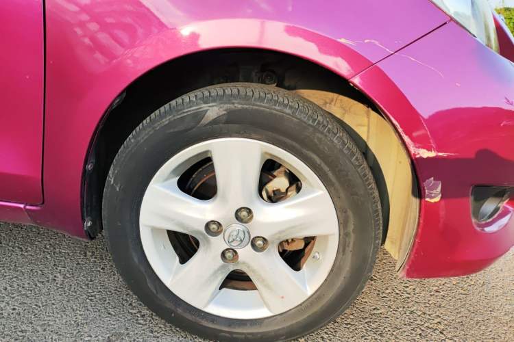Used Toyota Yaris 2011 1.6E Automatic Charm Edition Right Front Wheel Hub
