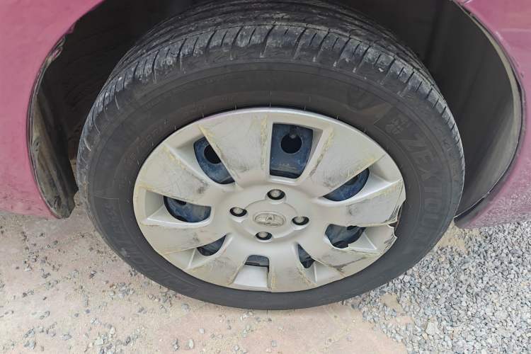 Used Toyota Yaris 2011 1.6E Automatic Charm Edition Right Front Wheel Hub