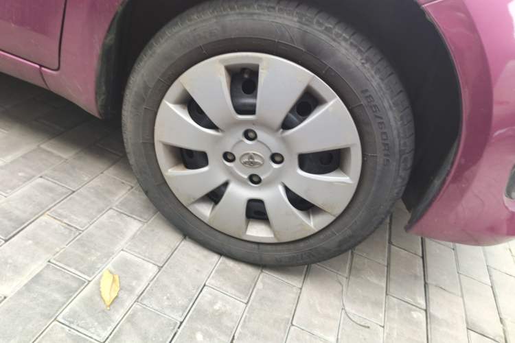 Used Toyota Yaris 2011 1.6E Automatic Charm Edition Right Front Wheel Hub