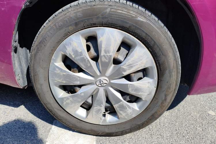 Used Toyota Yaris 2011 1.6E Automatic Charm Edition Right Front Wheel Hub