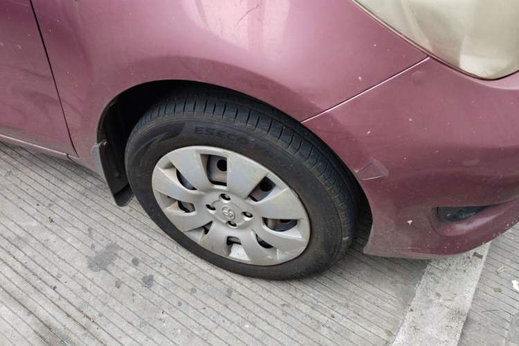 Used Toyota Yaris 2011 1.6E Automatic Charm Edition Right Front Wheel Hub