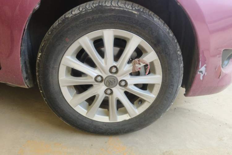 Used Toyota Yaris 2011 1.6E Automatic Charm Edition Right Front Wheel Hub