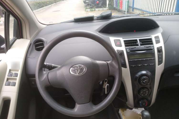 Used Toyota Yaris 2011 1.6E Automatic Charm Edition Steering Wheel