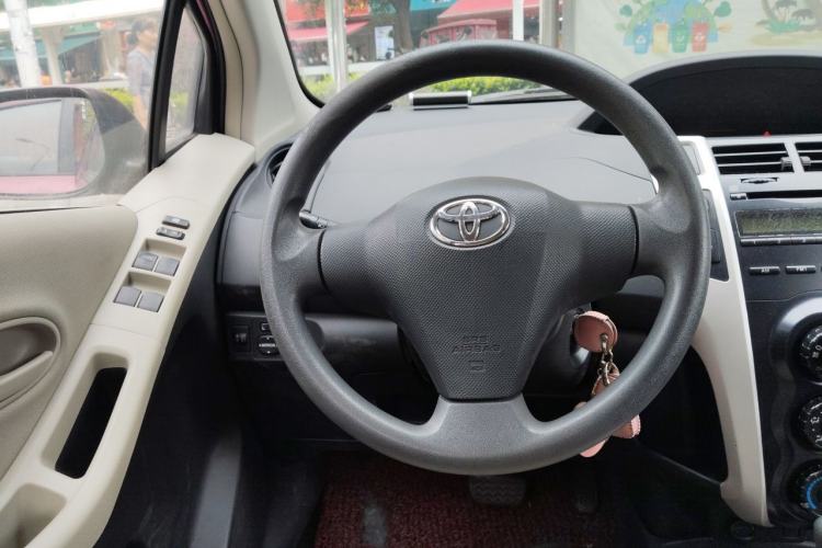 Used Toyota Yaris 2011 1.6E Automatic Charm Edition Steering Wheel