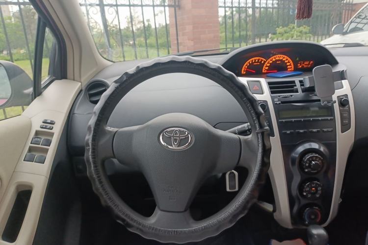 Used Toyota Yaris 2011 1.6E Automatic Charm Edition Steering Wheel