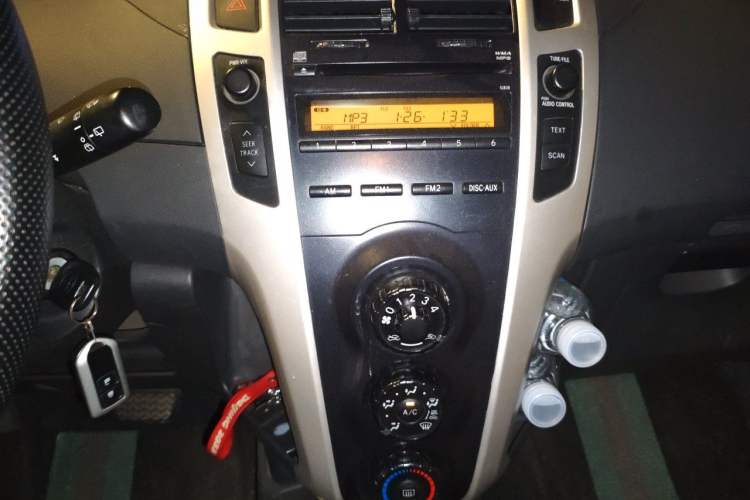 Used Toyota Yaris 2011 1.6E Automatic Charm Edition Audio And AC Panel