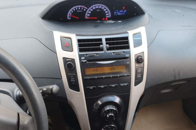 Used Toyota Yaris 2011 1.6E Automatic Charm Edition Audio And AC Panel