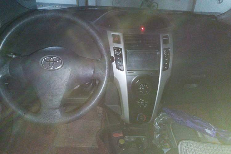 Used Toyota Yaris 2011 1.6G Manual Xuan Dong Edition Center Console