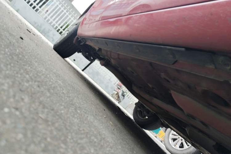Used Toyota Yaris 2011 1.6E Automatic Charm Edition Chassis Front Right