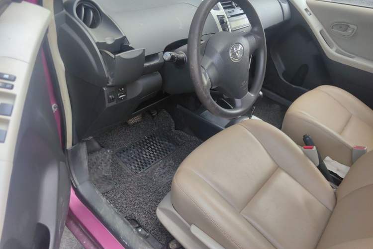 Used Toyota Yaris 2011 1.6E Automatic Charm Edition Driver Seat