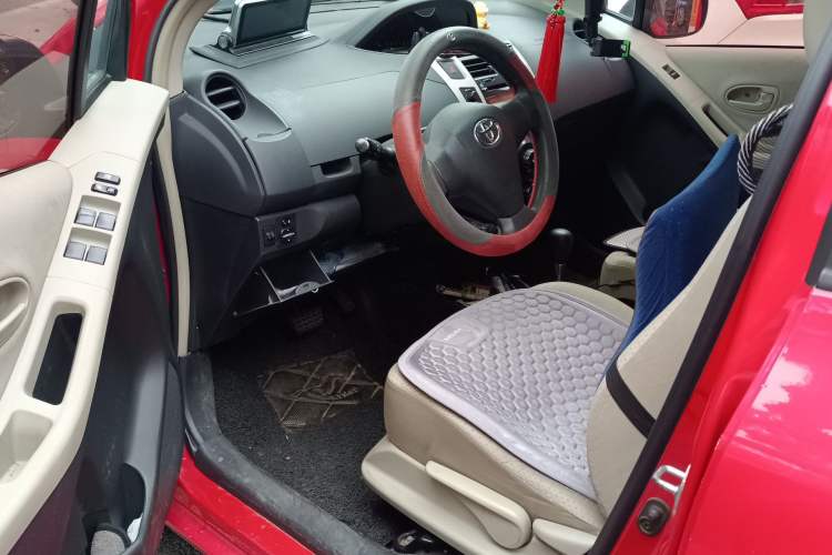 Used Toyota Yaris 2011 1.6E Automatic Charm Edition Driver Seat