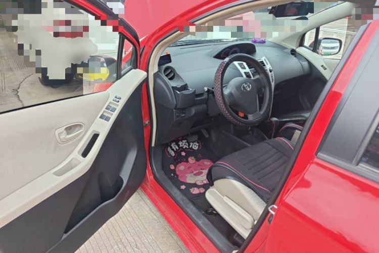 Used Toyota Yaris 2011 1.6E Automatic Charm Edition Driver Seat