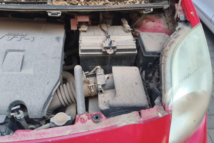 Used Toyota Yaris 2011 1.6E Automatic Charm Edition Engine Bay Left
