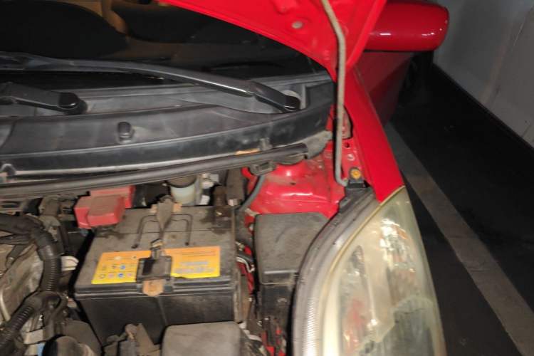 Used Toyota Yaris 2011 1.6E Automatic Charm Edition Engine Bay Left
