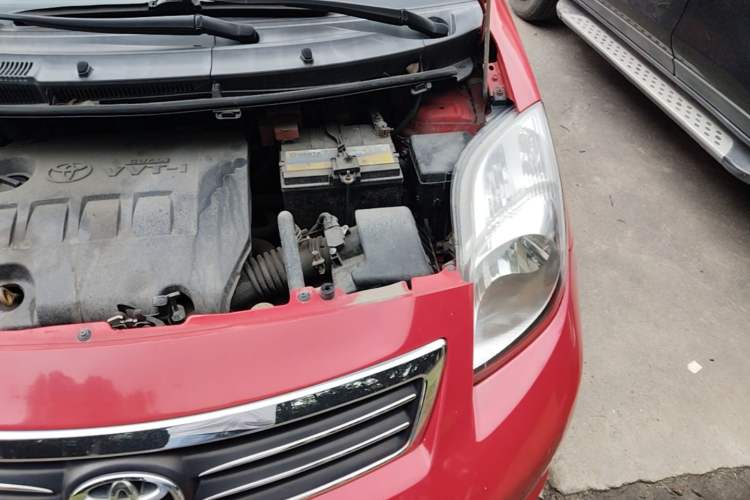 Used Toyota Yaris 2011 1.6E Automatic Charm Edition Engine Bay Left