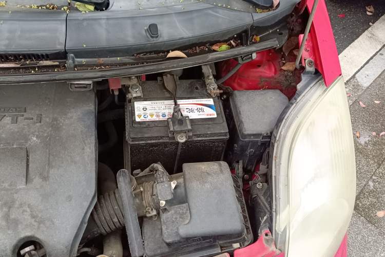 Used Toyota Yaris 2011 1.6E Automatic Charm Edition Engine Bay Left