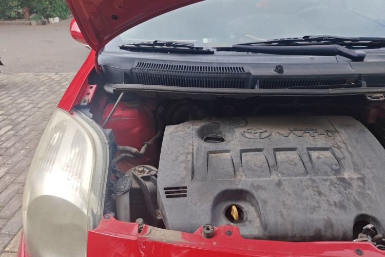 Used Toyota Yaris 2011 1.6E Automatic Charm Edition Engine Bay Right