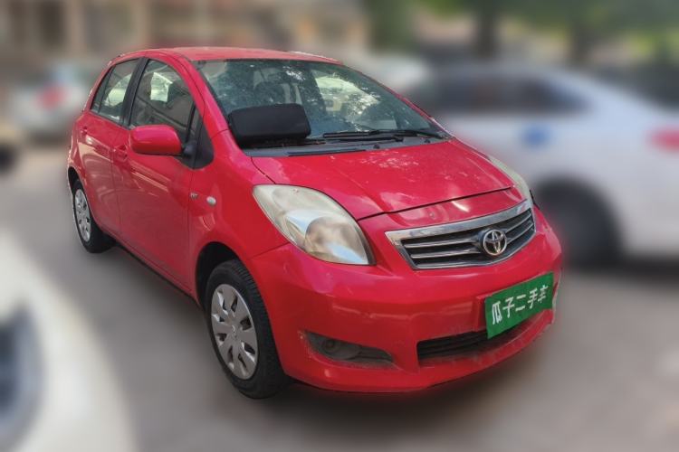 Used Toyota Yaris 2011 1.6E Automatic Charm Edition Front Right 45 Deg