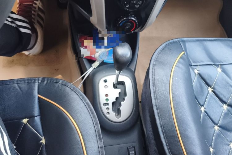 Used Toyota Yaris 2011 1.6E Automatic Charm Edition Gear Lever