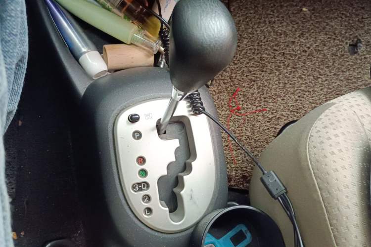 Used Toyota Yaris 2011 1.6E Automatic Charm Edition Gear Lever