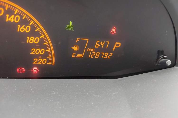 Used Toyota Yaris 2011 1.6E Automatic Charm Edition Odometer Close Up