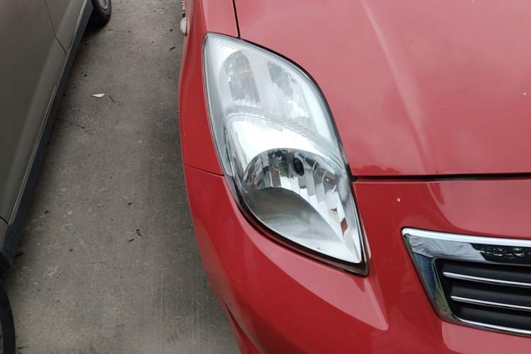Used Toyota Yaris 2011 1.6E Automatic Charm Edition Right Front Headlight