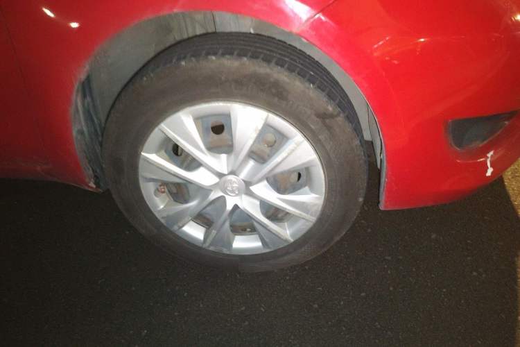 Used Toyota Yaris 2011 1.6E Automatic Charm Edition Right Front Wheel Hub