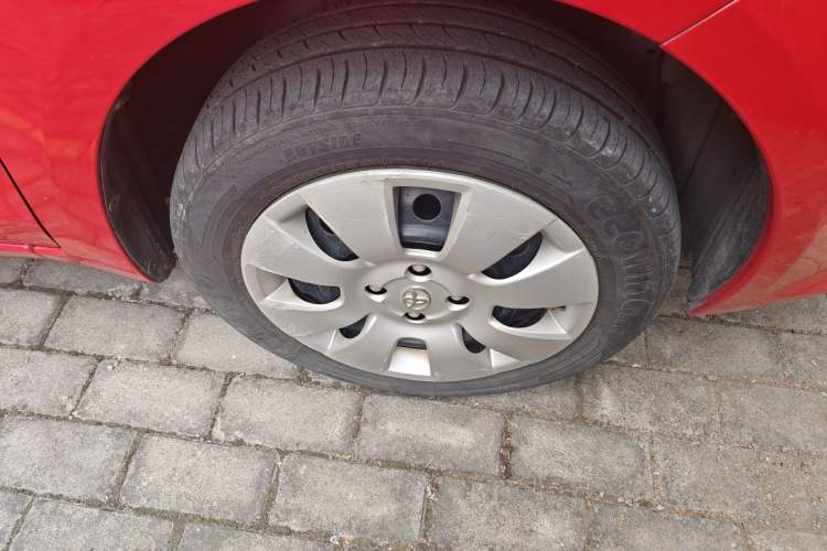 Used Toyota Yaris 2011 1.6E Automatic Charm Edition Right Front Wheel Hub
