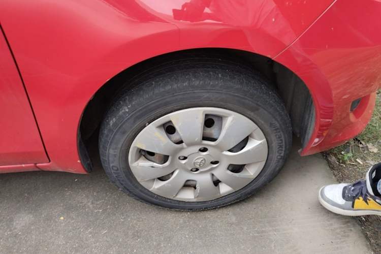 Used Toyota Yaris 2011 1.6E Automatic Charm Edition Right Front Wheel Hub
