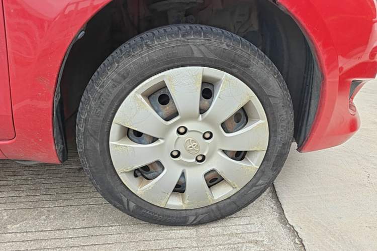 Used Toyota Yaris 2011 1.6E Automatic Charm Edition Right Front Wheel Hub
