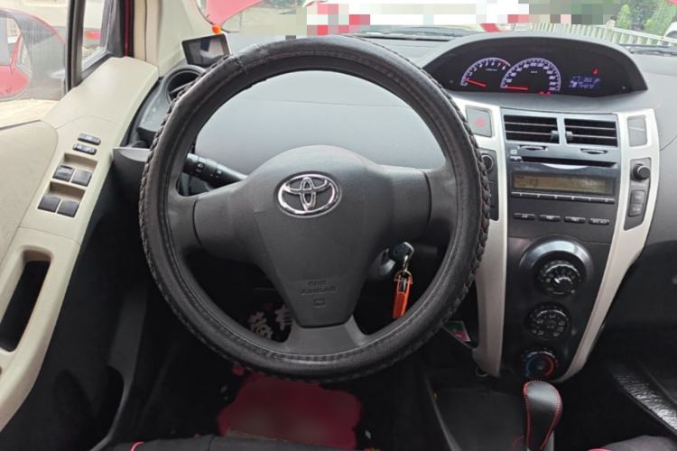 Used Toyota Yaris 2011 1.6E Automatic Charm Edition Steering Wheel