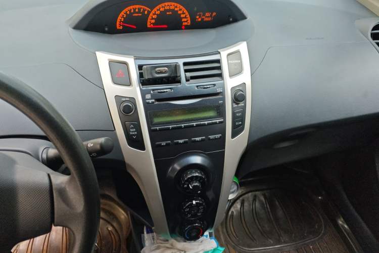 Used Toyota Yaris 2011 1.6G Automatic Xuan Dong Edition Audio And AC Panel