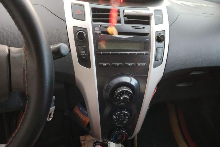 Used Toyota Yaris 2011 1.6G Automatic Xuan Dong Edition Audio And AC Panel