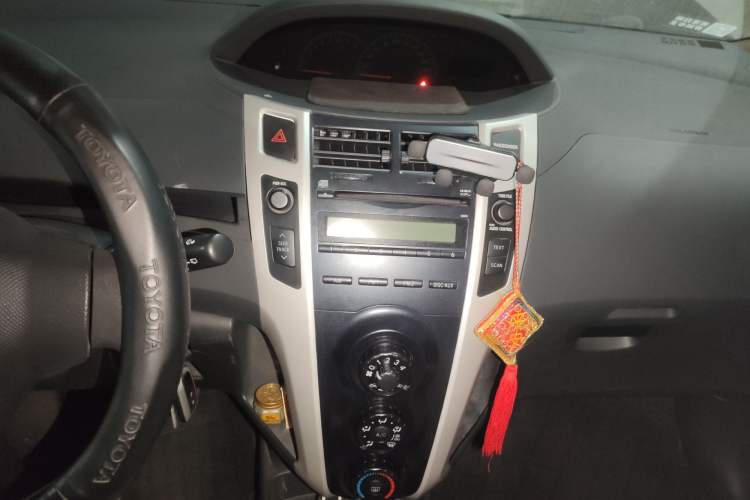 Used Toyota Yaris 2011 1.6E Automatic Charm Edition Audio And AC Panel