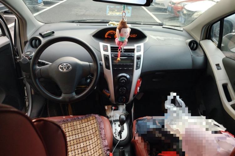 Used Toyota Yaris 2011 1.6G Automatic Xuan Dong Edition Center Console