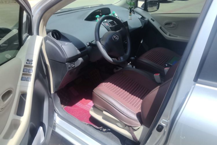 Used Toyota Yaris 2011 1.6E Automatic Charm Edition Driver Seat