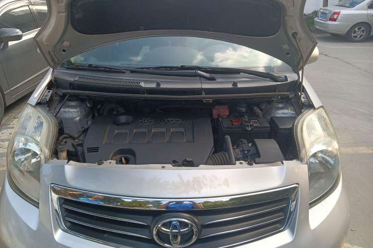 Used Toyota Yaris 2011 1.6E Automatic Charm Edition Engine Bay