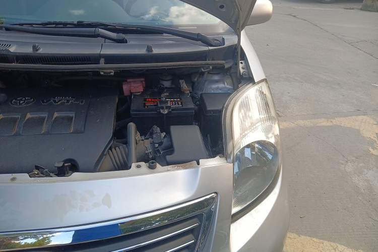 Used Toyota Yaris 2011 1.6E Automatic Charm Edition Engine Bay Left
