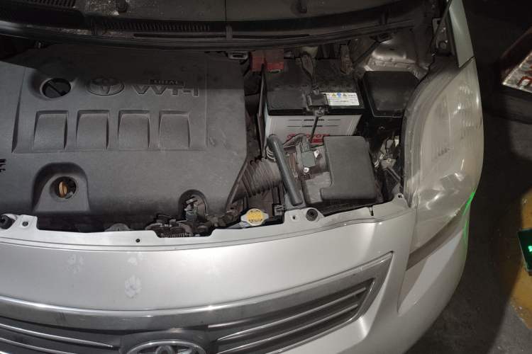 Used Toyota Yaris 2011 1.6E Automatic Charm Edition Engine Bay Left