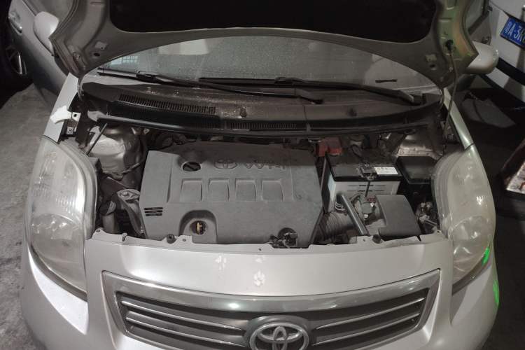 Used Toyota Yaris 2011 1.6E Automatic Charm Edition Engine Bay