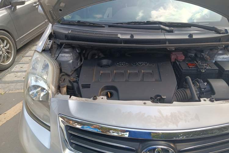 Used Toyota Yaris 2011 1.6E Automatic Charm Edition Engine Bay Right