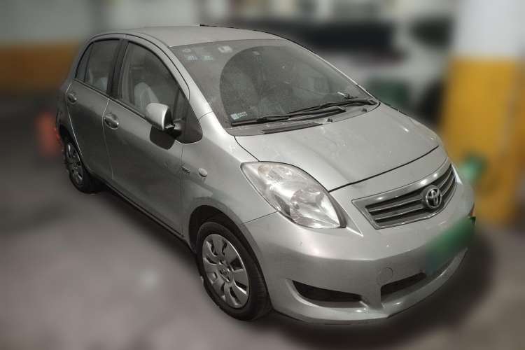 Used Toyota Yaris 2011 1.6E Automatic Charm Edition Front Right 45 Deg