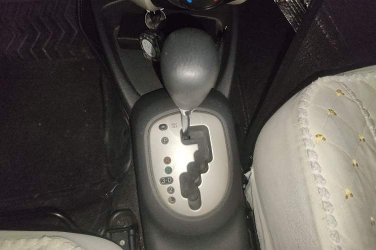 Used Toyota Yaris 2011 1.6E Automatic Charm Edition Gear Lever