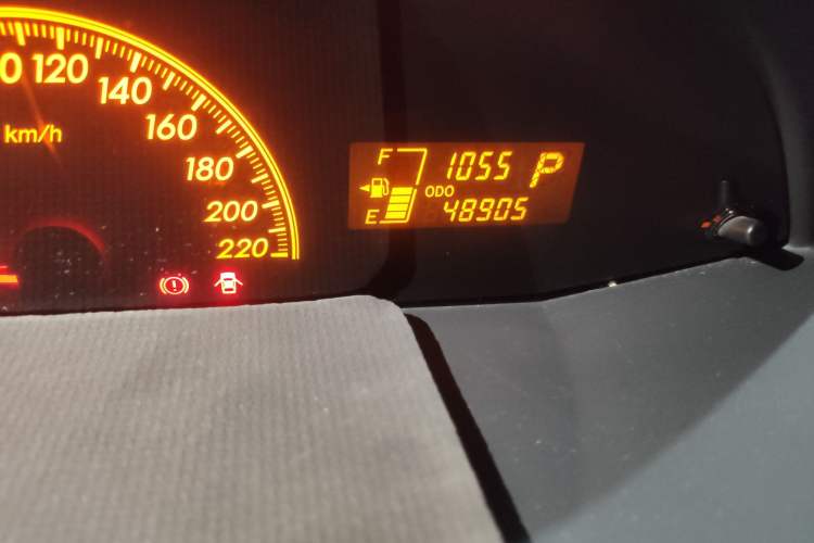 Used Toyota Yaris 2011 1.6E Automatic Charm Edition Odometer Close Up