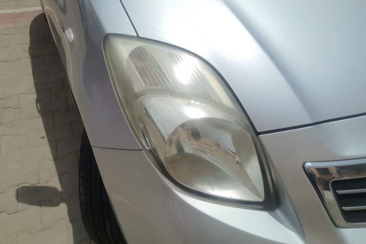 Used Toyota Yaris 2011 1.6E Automatic Charm Edition Right Front Headlight